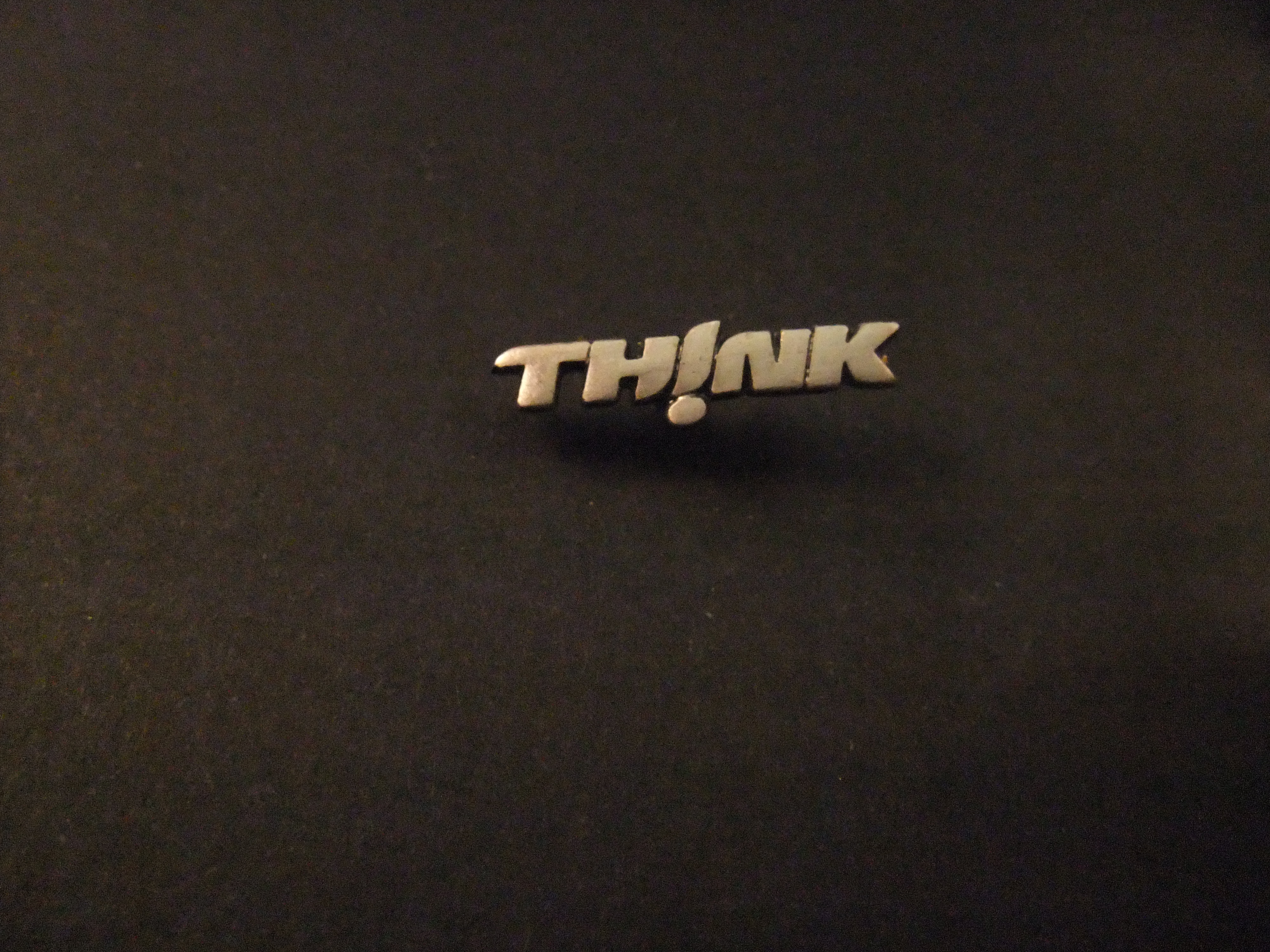 Think Global, bedrijf voor elektrische auto's in Oslo, Noorwegen, dat auto's produceerd, logo